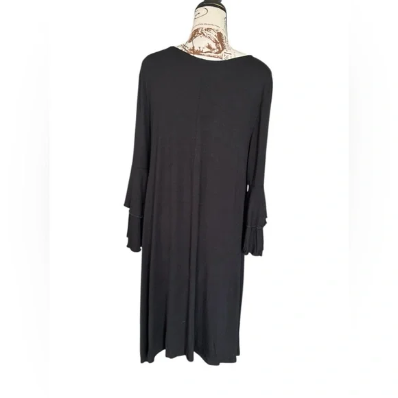5/$25 Zenana Premium black boho draping loose fitting midi dress size medium - Picture 3 of 9